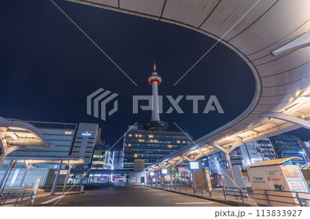 京都夜景　真夜中の京都タワー 113833927