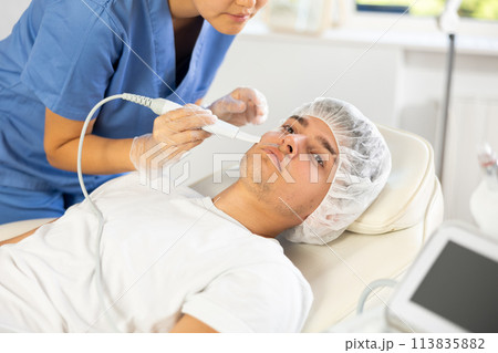 Using Skin Scrubber attachment Using Skin Scrubber attachment 113835882