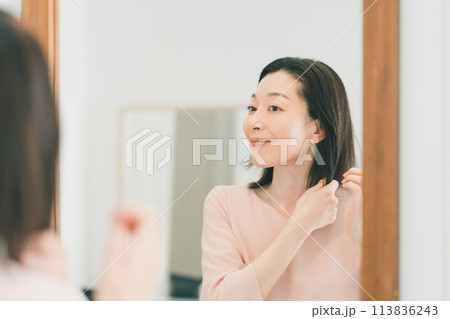 a forty-something woman 113836243
