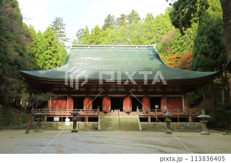 比叡山　西塔の本堂 113836405