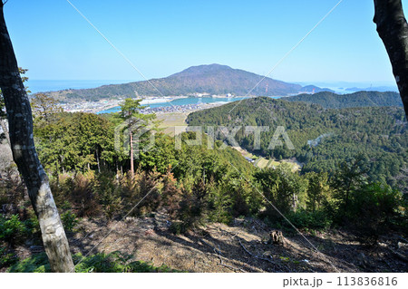 福井県 若狭武田氏「白石山城」の石垣と曲輪・眺望 福井県 若狭武田氏「白石山城」の石垣と曲輪・眺望 113836816