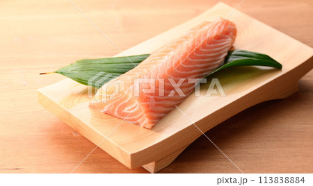 お刺身用サーモン柵取り　（ 柵 ） 113838884