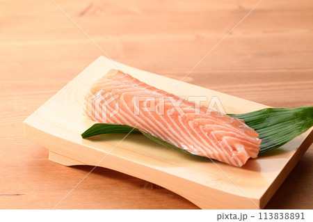 お刺身用サーモン柵取り　（ 柵 ） 113838891