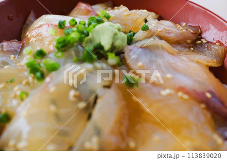 タイかんぱちの漬け丼定食 113839020