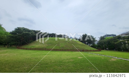 Royal tombs of Korea Royal tombs of Korea 113842971