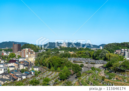 【世界遺産 姫路城】【日本100名城】名古山霊苑から見た市街地と姫路城2 兵庫県姫路市 【世界遺産 姫路城】【日本100名城】名古山霊苑から見た市街地と姫路城2 兵庫県姫路市 113846174