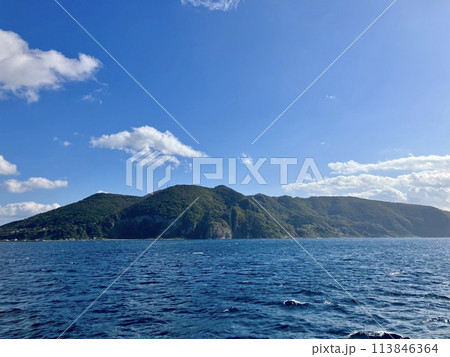 津軽海峡フェリーから見た函館山 113846364