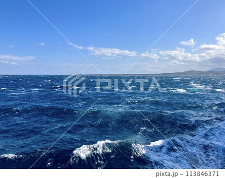 津軽海峡フェリーから見た海 津軽海峡フェリーから見た海 113846371