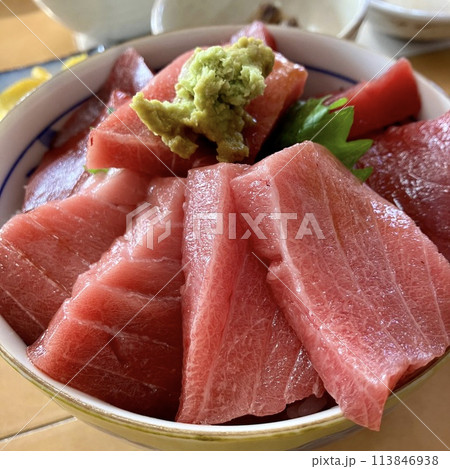 まぐろ丼 113846938
