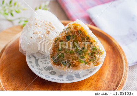 ネギ味噌おにぎりと塩むすび 113851038