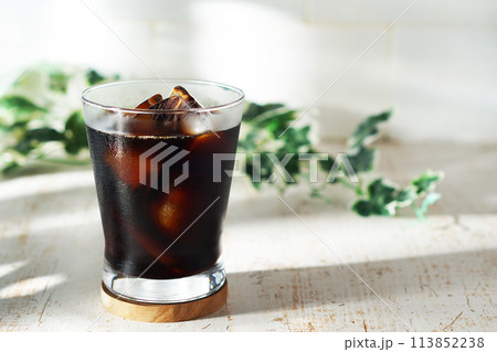 暑い日のアイスコーヒー 暑い日のアイスコーヒー 113852238