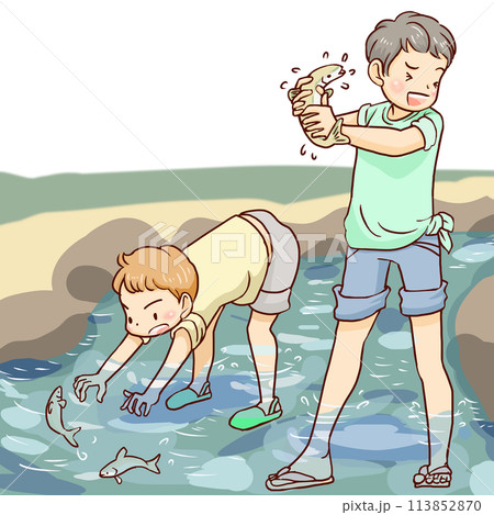 魚のつかりどりで遊ぶ子供たち 113852870