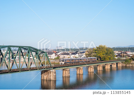 【太多線】木曽川橋梁を通過する普通列車 113855145
