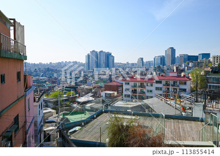 高台から見るソウル駅周辺の町並み【韓国/厚岩洞】 113855414