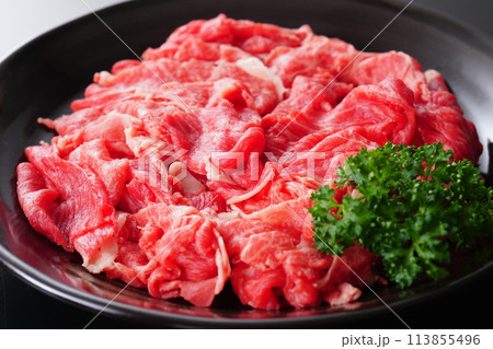 牛肉　かた　切り落とし 113855496