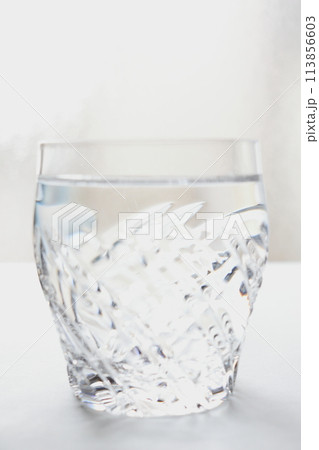 一杯の水 113856603
