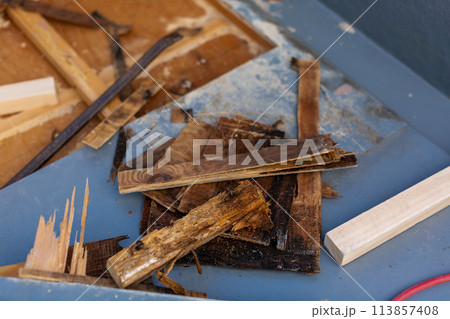 傷んだベランダの修理 傷んだベランダの修理 113857408