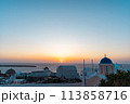 サントリーニ島の夕日 113858716