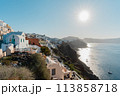 サントリーニ島の朝日 113858718