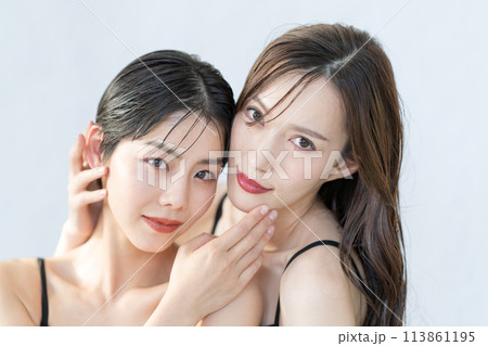 若い女性のビューティー 113861195