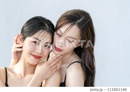 若い女性のビューティー 113861196