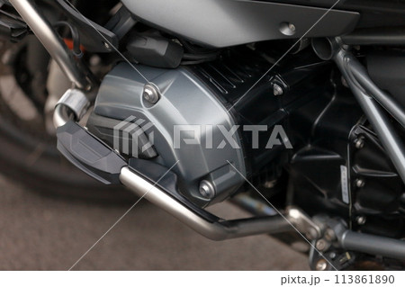 バイクの水平対向エンジン イメージ バイクの水平対向エンジン イメージ 113861890
