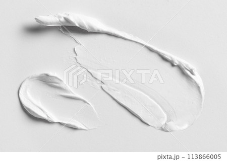 White cosmetic cream smudge swatch pattern 113866005