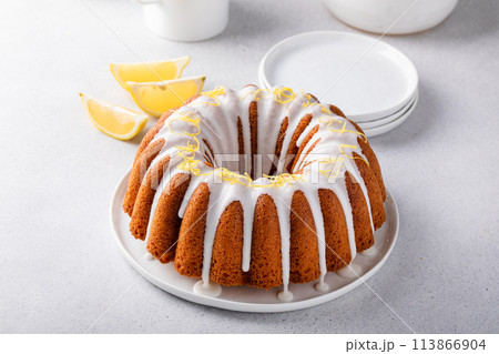 Lemon bundt cake with sugar powder vanilla icing 113866904