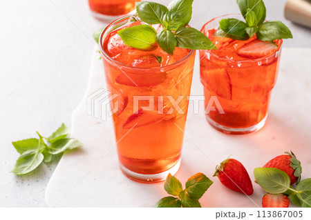 Cold and refreshing strawberry basil cocktail, spring or summer cocktail or mocktail 113867005