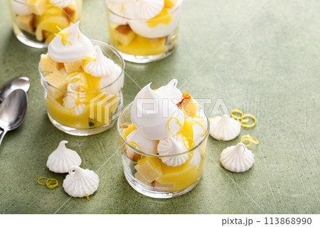 Lemon meringue and pound cake trifle in a glass 113868990