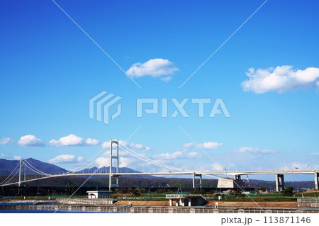 室蘭港にかかる白鳥大橋　北海道 113871146