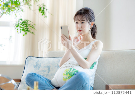 女性 一人暮らし スマホ 女性 一人暮らし スマホ 113875441