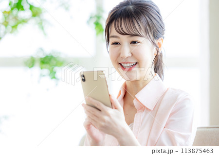 女性 スマホ 検索 女性 スマホ 検索 113875463