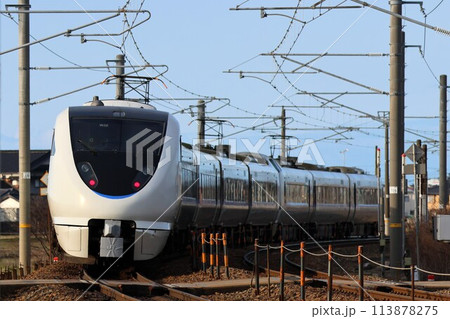 【JR西日本】683系「サンダーバード」（北陸本線：明峰駅） 113878275