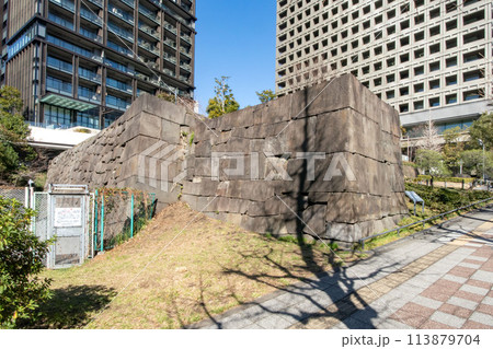 東京都千代田区、江戸城外堀の赤坂御門跡 東京都千代田区、江戸城外堀の赤坂御門跡 113879704