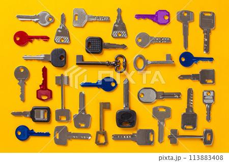 keys placed in order and seen from above 113883408
