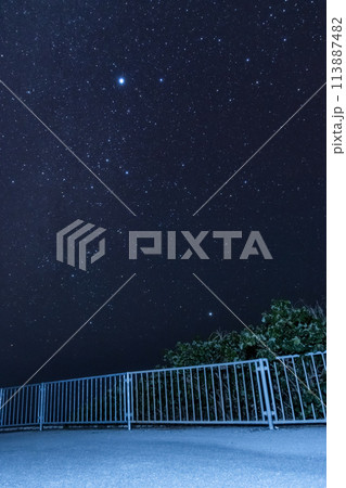 橋の上に広がる星空 橋の上に広がる星空 113887482