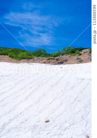 【山岳素材】唐松岳・扇雪渓【長野県】 113888599