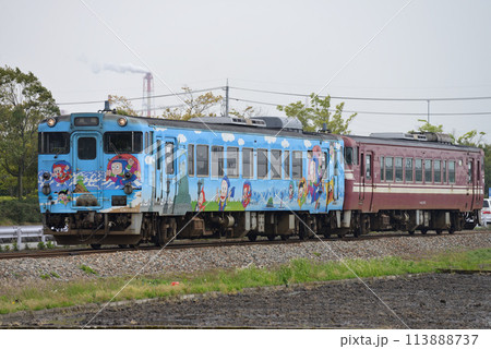 城端線を走るキハ40系普通列車2両 城端線を走るキハ40系普通列車2両 113888737