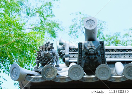 東大寺　戒壇堂の瓦屋根 113888880