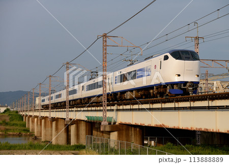 東海道本線を走る281系関空特急はるか6両 東海道本線を走る281系関空特急はるか6両 113888889