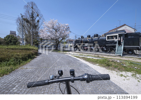 蒸気機関車c11をサイクリングで楽しむイメージ　倉吉市 113894199