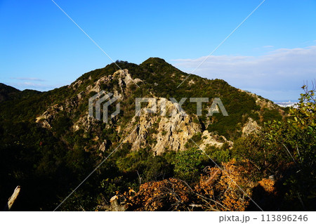 六甲全山縦走路 須磨アルプス 馬の背 遠景 六甲全山縦走路 須磨アルプス 馬の背 遠景 113896246