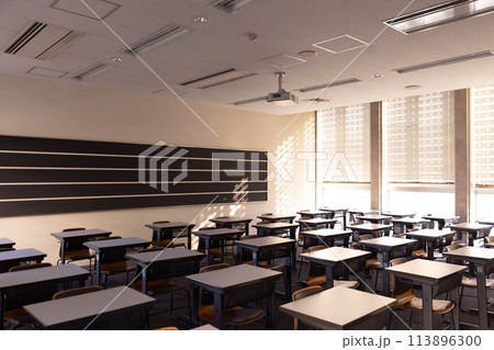 教室　学校 113896300