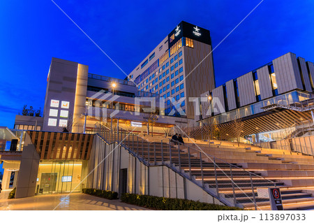 栃木県 JR宇都宮駅東口の都市風景(ウツノミヤテラス) 栃木県 JR宇都宮駅東口の都市風景(ウツノミヤテラス) 113897033