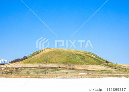 早春の中標津町モアン山の風景 早春の中標津町モアン山の風景 113899317