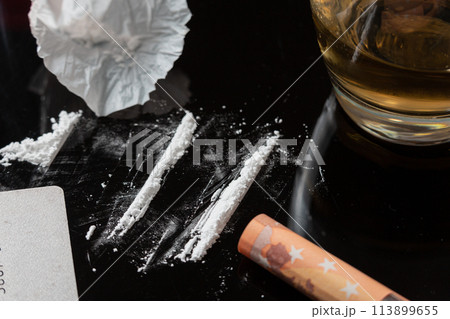 Cocaine lines prepared 113899655
