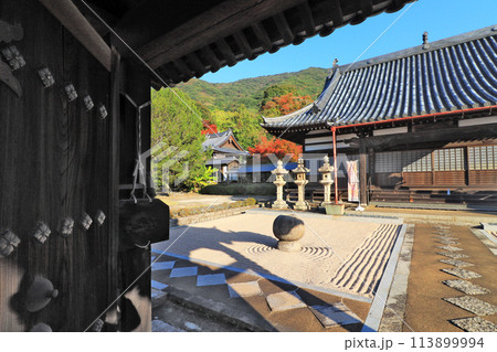 福岡県北九州市にある黄檗宗寺院福聚寺祠堂と中庭 113899994