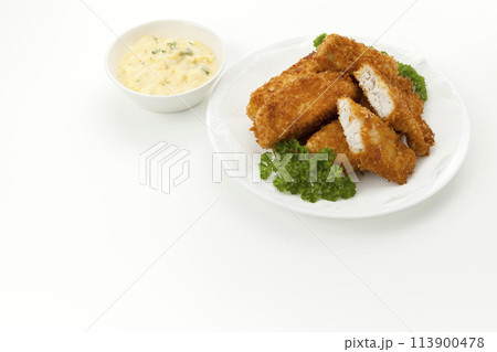 まぐろカツと手作りタルタルソース添え まぐろカツと手作りタルタルソース添え 113900478