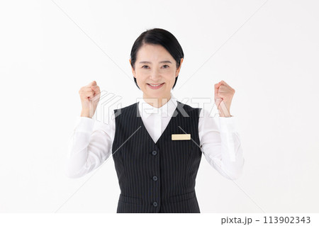 制服の女性　ガッツポーズ 113902343